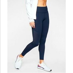🥳 HP! 🥳 Athleta Contender Laser Cut 7/8 Pants XS